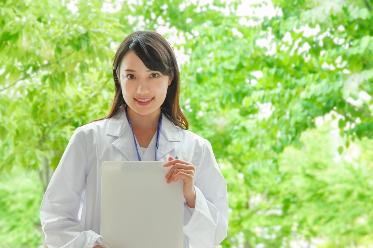 病院薬剤師の年収はなぜ低いのに人気？仕事内容・メリット・デメリット徹底解説